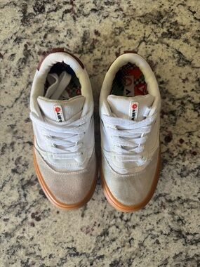 Airwalk White & Brown Low-Top Sneakers with Gum Outsoles